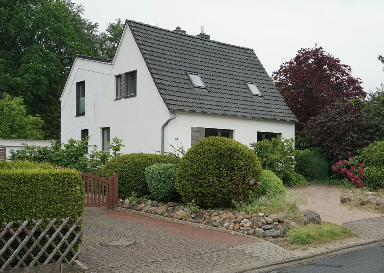 1-ahrensburg-mit-anbau.jpg